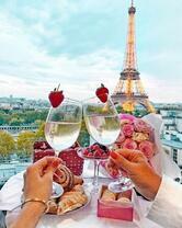 Без бренда «Свидание на фоне Эйфелевой башки» в Новокузнецке в интернет-магазине  Без бренда «Свидание на фоне Эйфелевой башки» в Новокузнецке